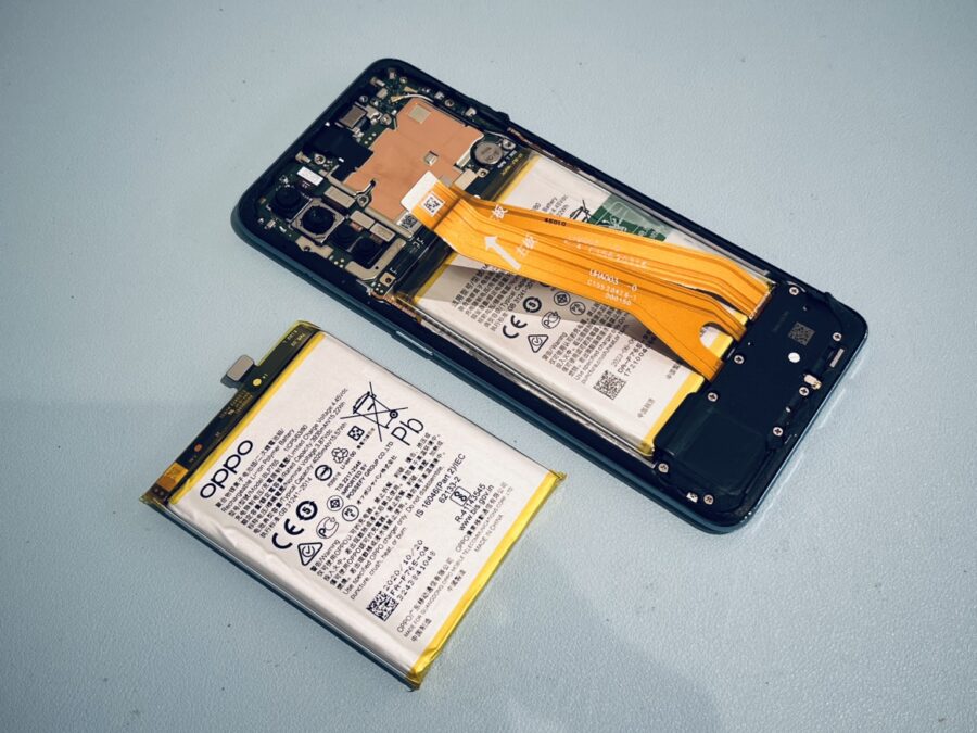 100％充電があっても2~3時間で電源が落ちてしまう！OPPO Reno3A(オッポ)のバッテリー交換修理を行いました！