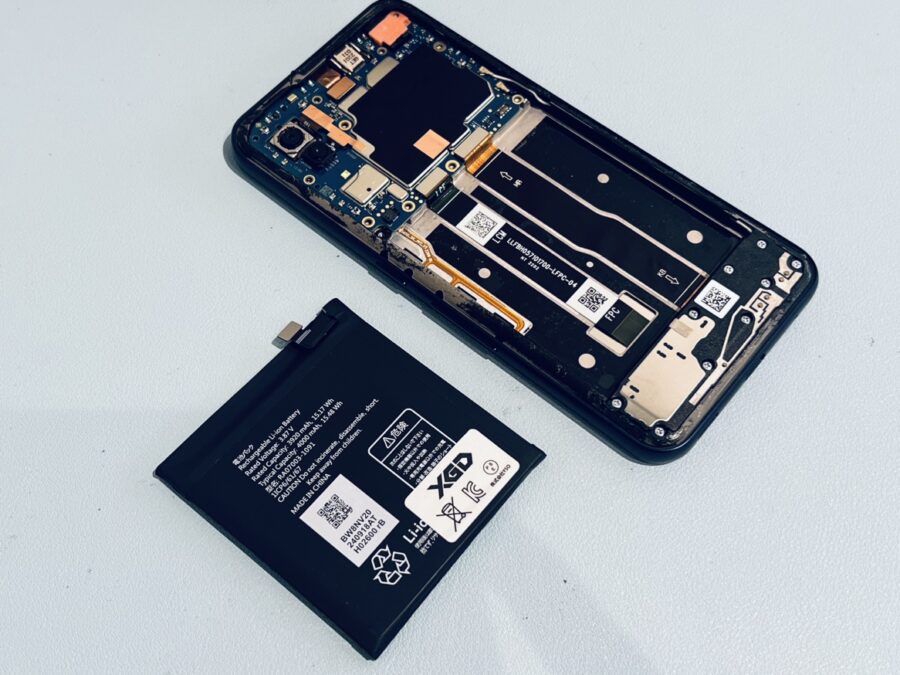 半日で充電がなくなってしまう！arrows We(アローズ)のバッテリー交換修理を行いました！