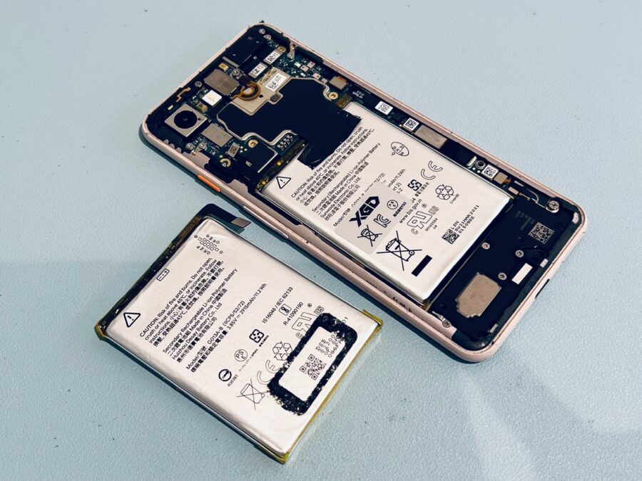 昼には充電が50％を切ってしまう！Google pixel3(ピクセル3)のバッテリー交換修理を行いました！