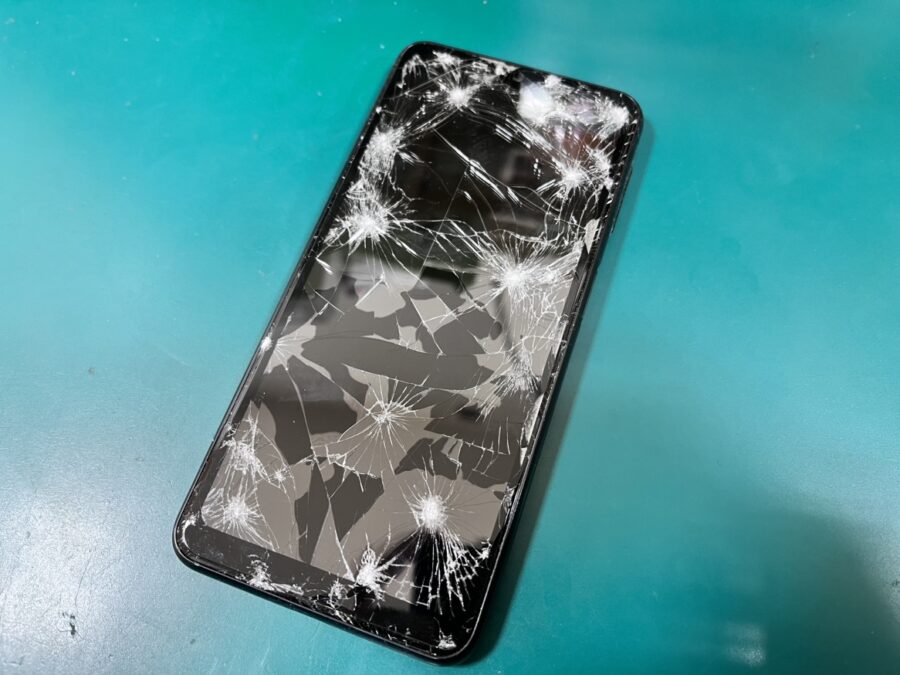 Galaxy A23 5G(ギャラクシー)　車に轢かれた？大丈夫、スマホは簡単には死にません！【スマホ修理工房ココリア多摩センタ