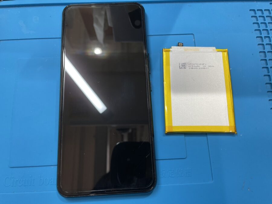 Rakuten BIG（楽天ビッグ/ZR01）のバッテリー交換も対応してます「スマホ修理工房　池袋P'パルコ本店」