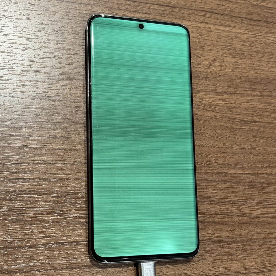 Galaxy S20の画面が壊れてしまった？画面の修理ならデータそのまま、即日修理のスマホ修理工房渋谷店へ！