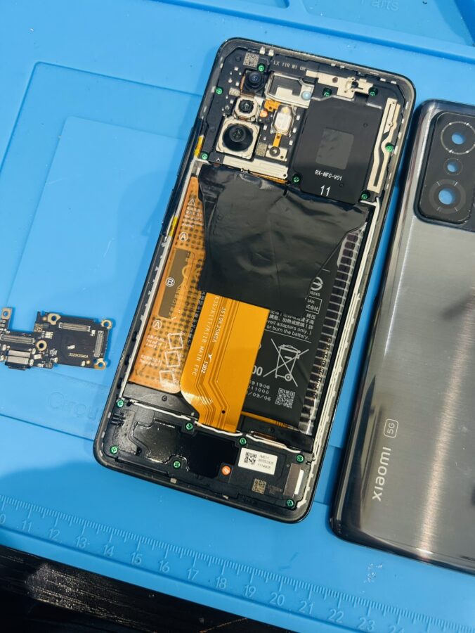Xiaomi11Tの充電コネクター修理ならデータそのまま、即日修理のスマホ修理工房渋谷店にぜひお任せください！