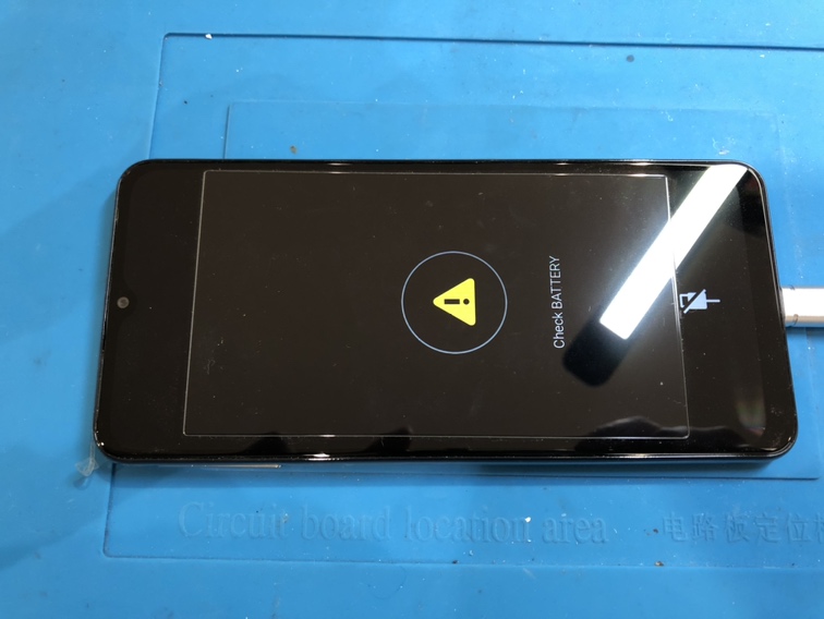 エラーメッセージ[Check BATTERY]の表示がされるGalaxyA32 5Gの修理【スマホ修理工房仙台パルコ2店】