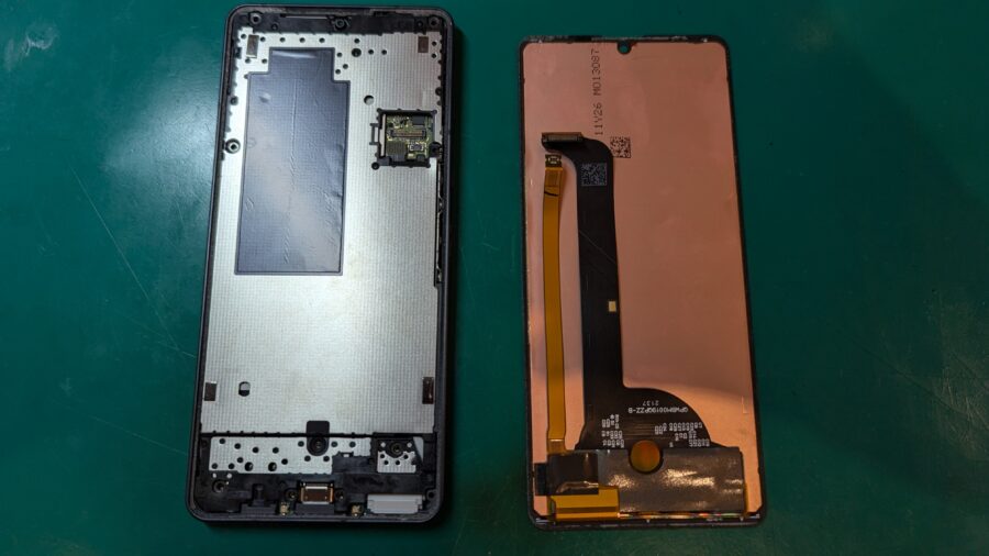 画面タッチ不良のAQUOS sense 6（アクオス）の画面交換修理を行いました！【スマホ修理工房新宿PePe店】