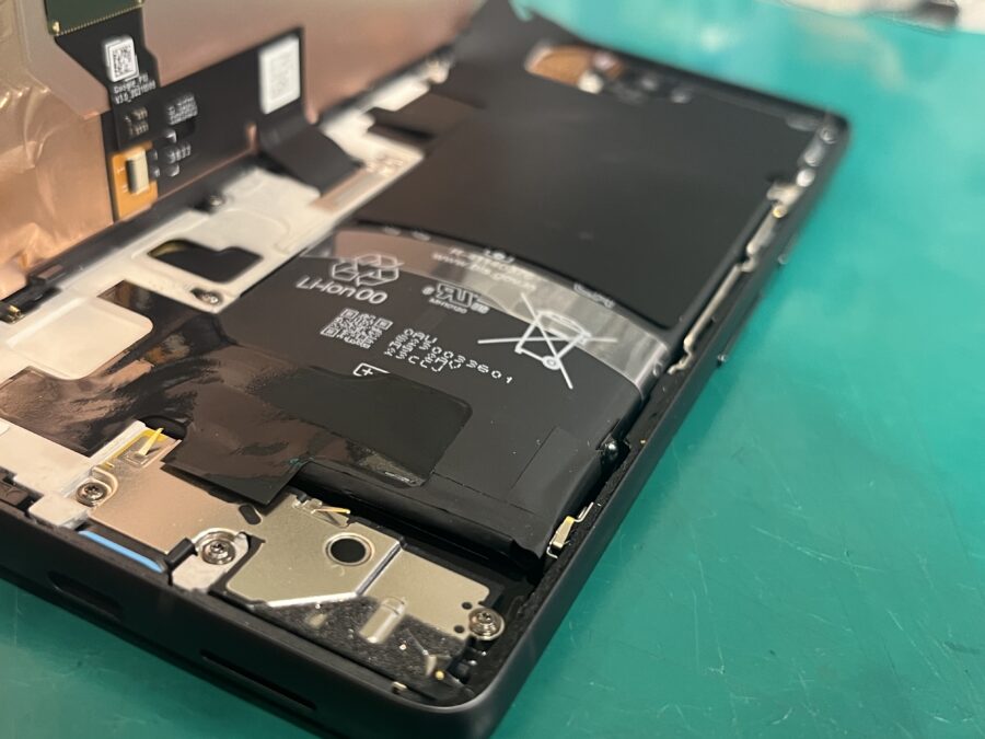 【スマホ修理工房新宿PePe店】Google Pixel7（グーグルピクセル）のバッテリー膨張修理は最短60分～♪