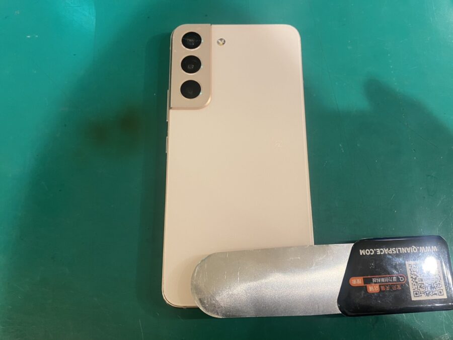 Galaxy S22 SC-51C (ギャラクシー）の即日バッテリー交換なら【スマホ修理工房新宿PePe店】へ！✨　予約不要デー