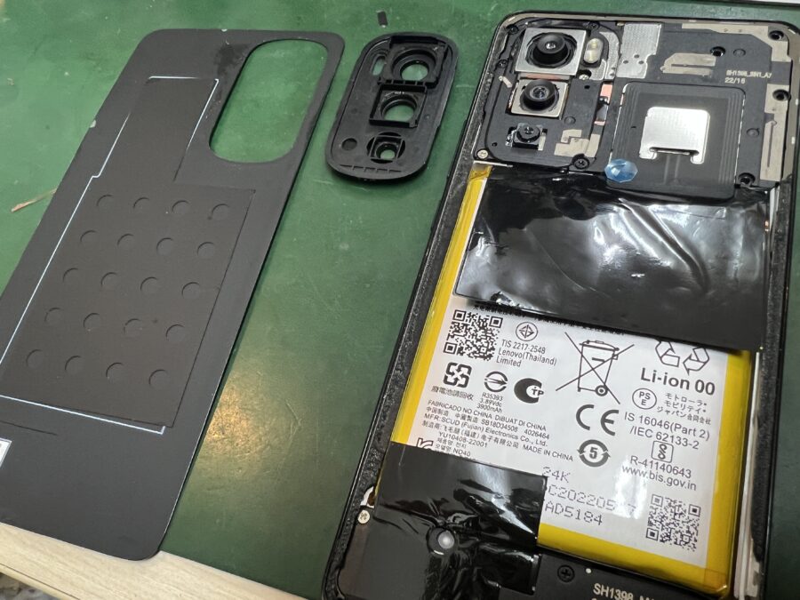 motorola edge 30のバッテリーが出来ないとのことでお預かりいたしました！