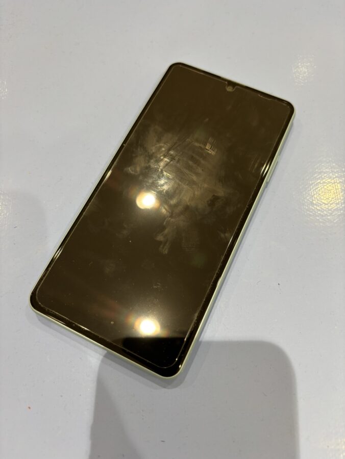 バッテリーの減りが早くなってしまったXperiace2（エクスペリア）のバッテリー修理を行いました。