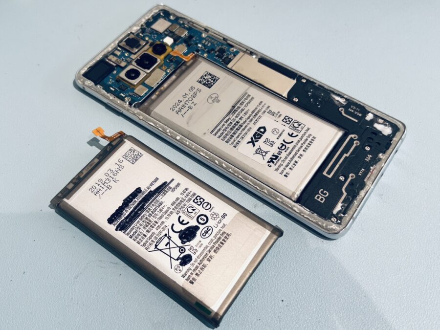 Galaxy S10plus(ギャラクシーエス10プラス)のバッテリー交換修理を行いました！