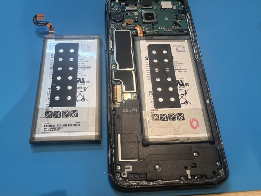 充電の減りが早く一日に何度も充電が必要！Samsung Galaxy S8+（ギャラクシー）のバッテリー交換修理を行いました！