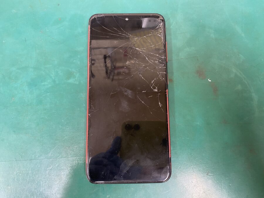 江東区大島・亀戸のスマホ修理屋！Galaxy A21（ギャラクシー）画面液晶破損。画面の修理なら【スマホ修理工房西大島店】へ