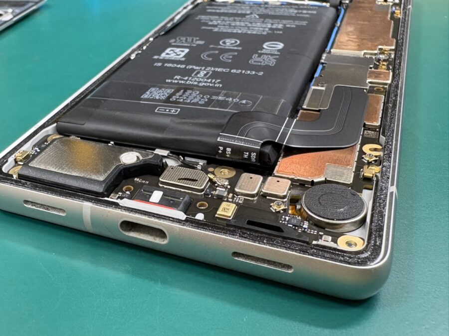Google Pixel 7a(グーグル ピクセル) バッテリーが膨張した！？ 修理できます‼