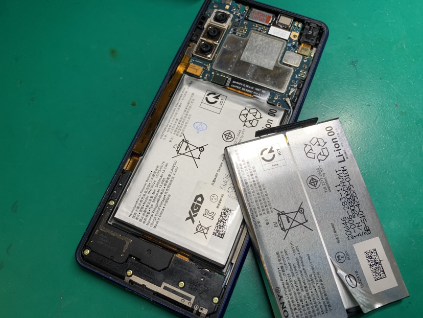バッテリーの寿命が近づいてきたXperia10Ⅲ（エクスペリア）のバッテリー画面の交換を行いました！！