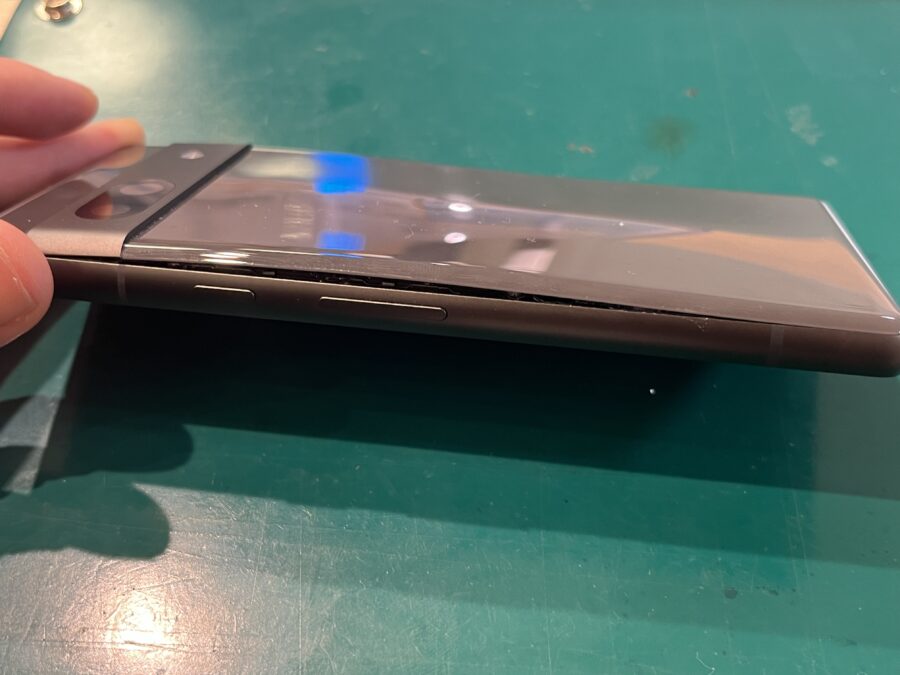 相談急増中！Google Pixel7a（グーグルピクセル）のバッテリー交換は60分～♪【スマホ修理工房新宿PePe店】