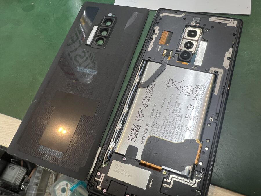 Xperia 1を水に落としてしまって画面が全くつかなくなってしまったとのご相談いただきました！