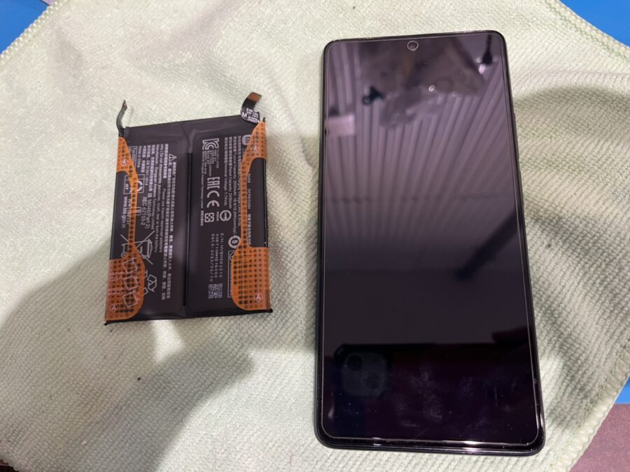 寒くなってきたら良くダメになりがちなバッテリーOPPO Reno 5aのバッテリー交換ならスマホ修理工房！