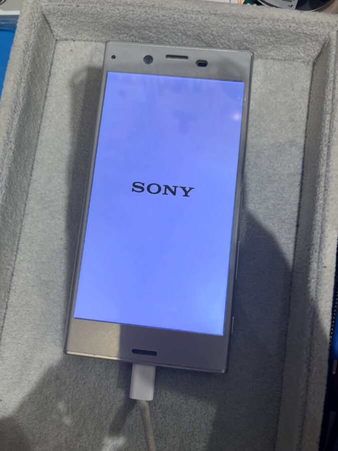 ずっとSONYのターン！　SONY Xperia XZの起動不良復旧ならデータそのまま、即日対応のスマホ修理工房渋谷店へ！