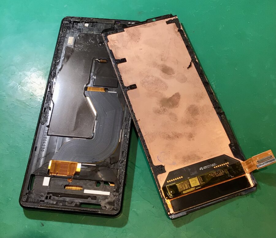Xperia 1 III　画面割れ【スマホ修理工房 東松山店】