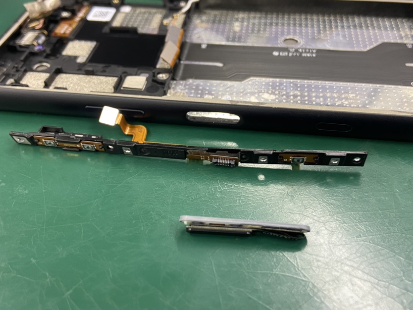 Xperia10 III（エクスペリア）電源ボタンがつぶれた？お任せを！【スマホ修理工房ココリア多摩センター店】