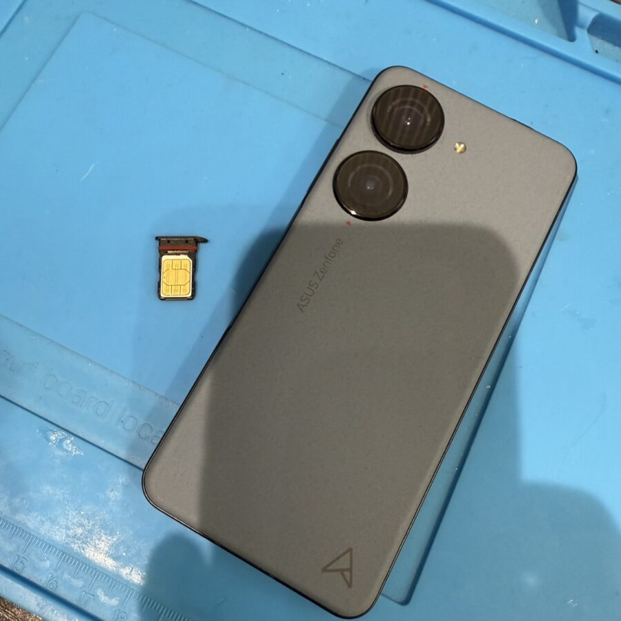 ASUS Zenfone 10のSIMが一枚反応しなくなった…！ SIMスロット復旧なら