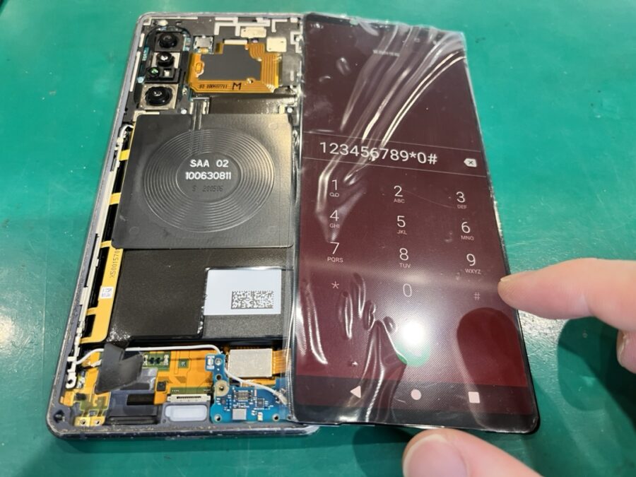 レアモデルのXperia 10Ⅲ（エクスペリア）画面交換も‼「スマホ修理工房 新宿PePe店」へ☆【西武新宿ペペ4階】