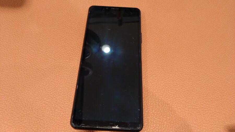 画面がつかなくなってしまったXperia1(エクスペリアワン)画面交換を行いました!【スマホ修理工房　仙台PARCO2店】