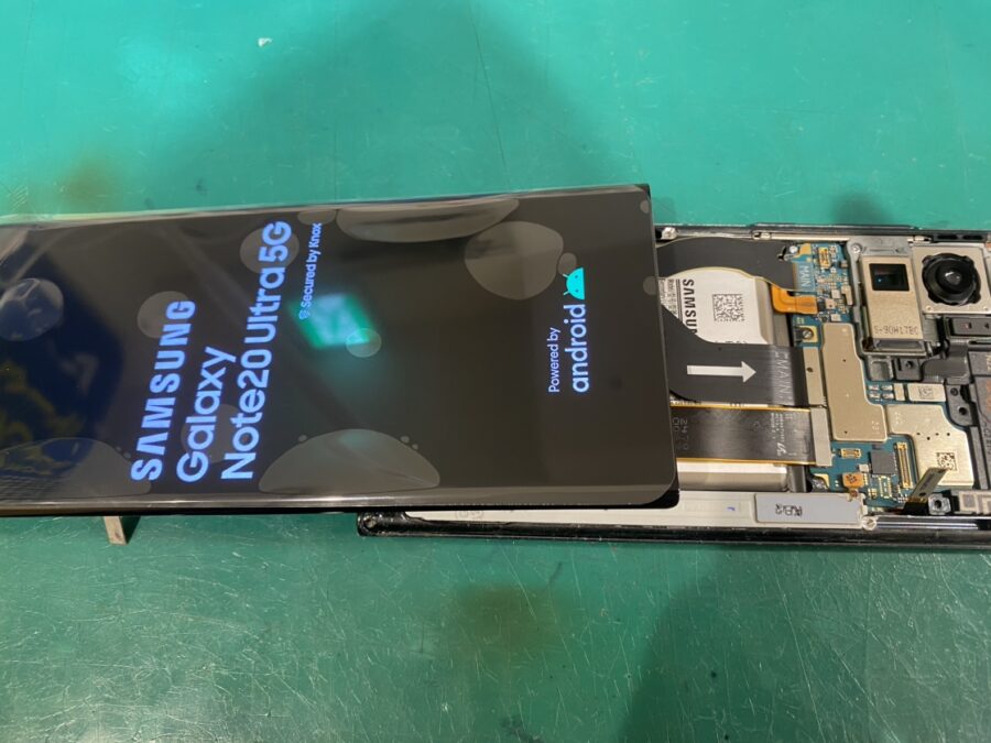 画面が映らないGalaxy note20 ultra（ギャラクシー)即日交換なら【スマホ修理工房新宿PePe店】