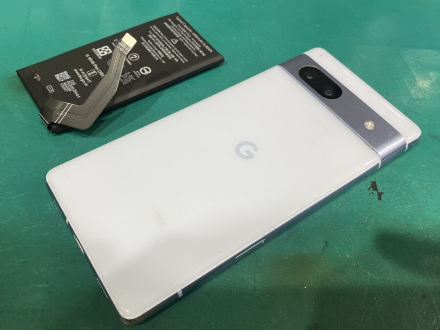 Google（グーグル）Pixel7a バッテリー膨張も！【スマホ修理工房新宿PePe店】へどうぞ！