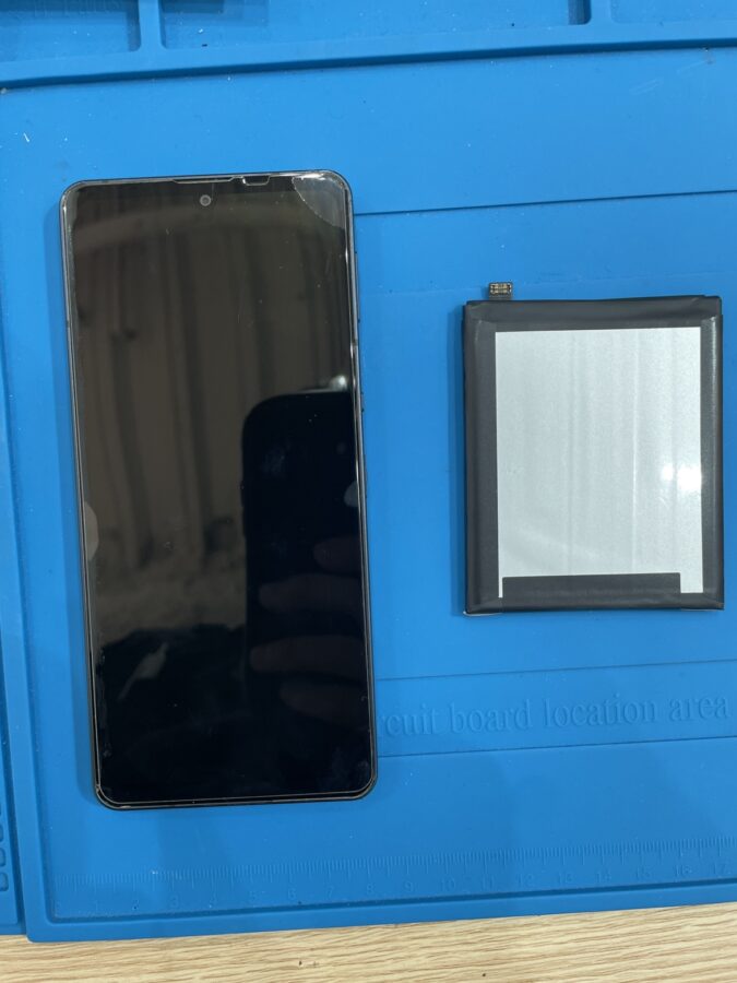 AQUOS sence5G（アクオス センス5G）バッテリー交換なら【スマホ修理工房　池袋P'パルコ本店】にお任せください