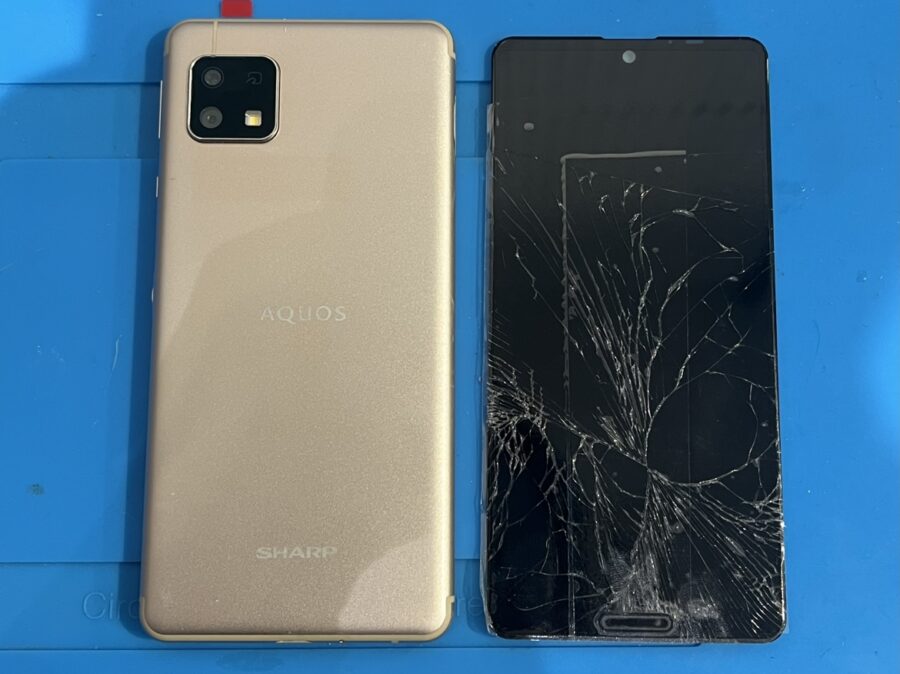 バキバキに画面割れしたAQUOS sense4（アクオス）だってキレイに元通り♪【スマホ修理工房渋谷店】