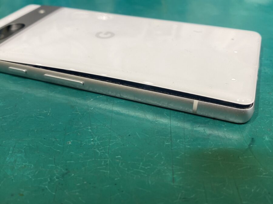 バッテリー膨張したGoogle（グーグル）Pixel7aの修理を承りました！【スマホ修理工房新宿PePe店】