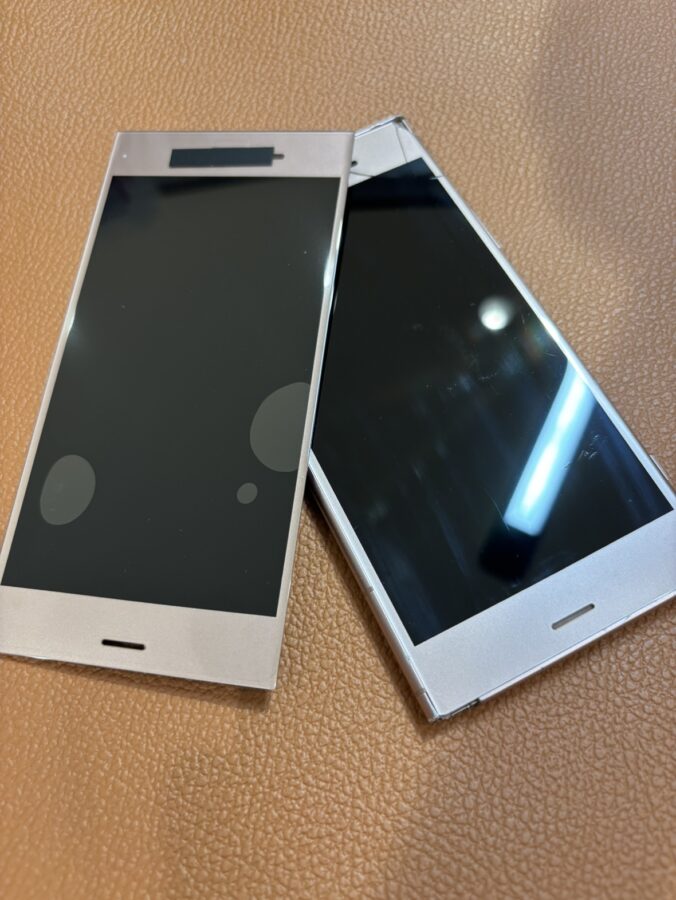 画面が割れてしまったXperiaXZ（エクスペリア）画面交換を行いました!【スマホ修理工房　仙台PARCO2店】