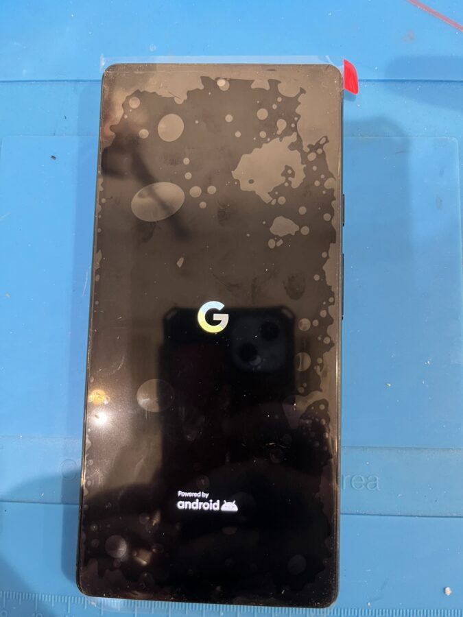 Google Pixel 6の液晶表示不良！保証がなくなっても修理可！スピード修理はデータそのまま、「スマホ修理工房渋谷店」へ！