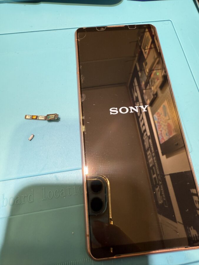 最近増えてます。Xperia 5Ⅲの電源ボタンを押しても反応しない症状。スマホ修理工房 渋谷店なら修理可能です！