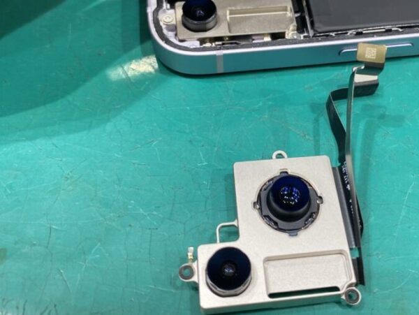 西日暮里からお越しの　iPhone(アイフォン)14　アウトカメラの交換　「スマホ修理工房上野店」