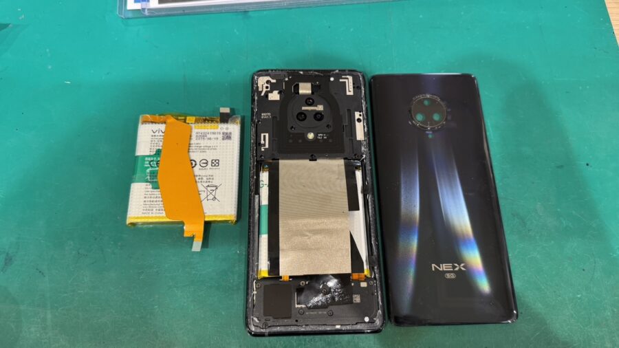 ボップアップするインカメラ！VIVO NEX3 5Gのバッテリー交換作業なら！？【スマホ修理工房新宿PePe店】