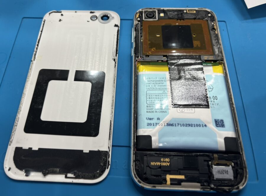 AQUOS SERIE mini（アクオス）のバッテリー交換を承りました！年数の経ったAndoridも【スマホ修理工房新宿PeP