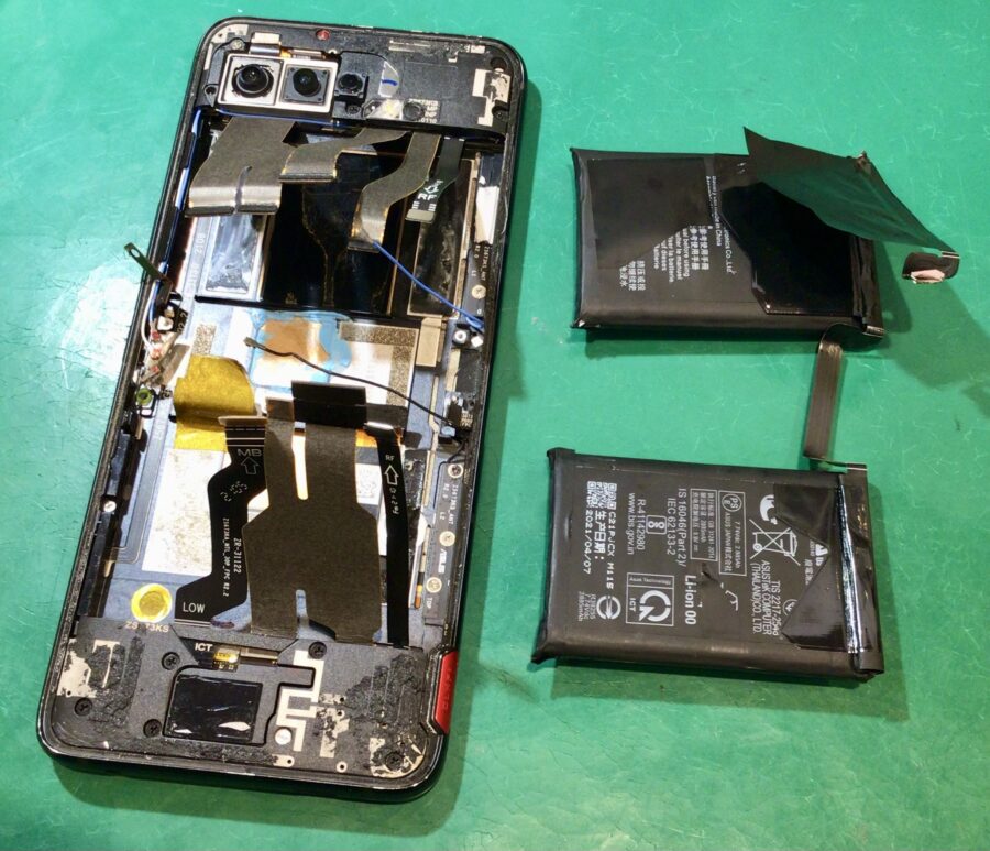 ROG Phone 5　バッテリー膨張【スマホ修理工房 東松山店】