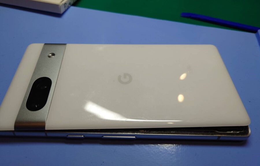 電源が勝手に落ち再起動してしまう…Google Pixel 7a　バッテリー交換修理【スマホ修理工房ミーツ国分寺店】