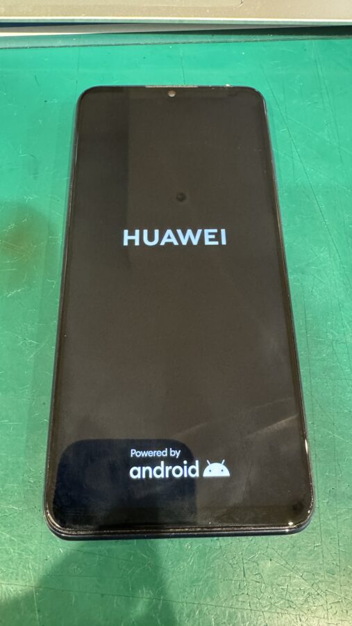 起動しないHuawei P30lite（ファーウェ）のバッテリー交換修理依頼を承りました！【スマホ修理工房新宿PePe店】