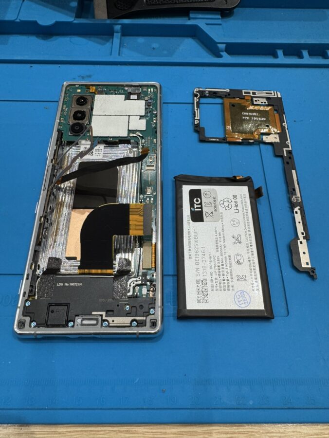 SONY Xperia5の バッテリー交換は、「スマホ修理工房　池袋P`PARCO本店」へ！