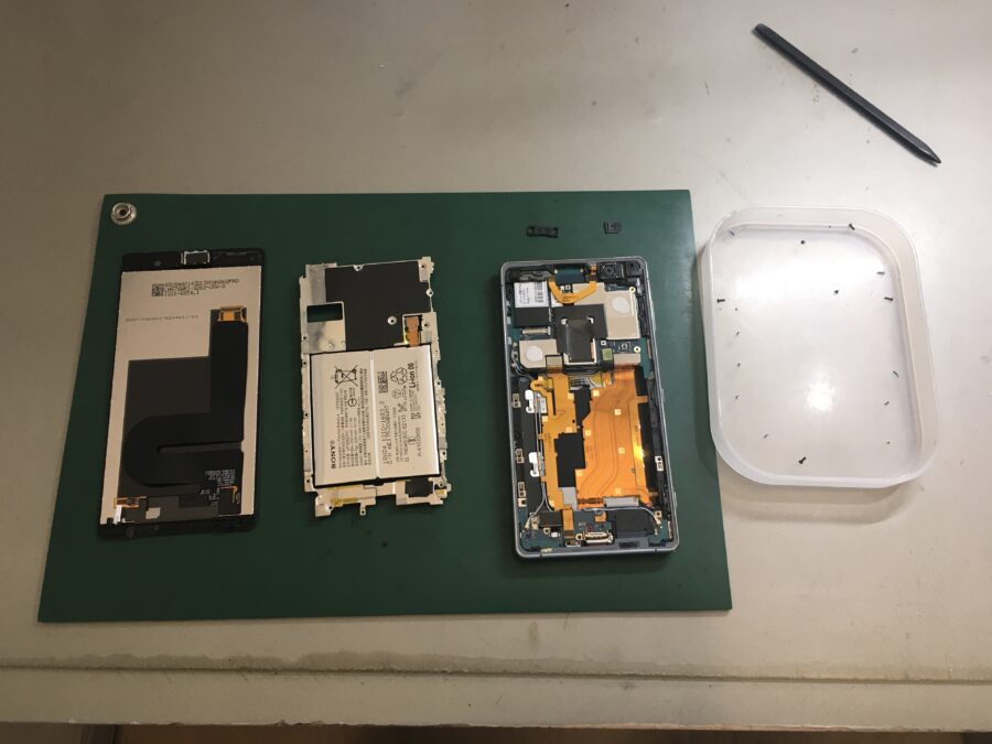 【釧路店】XperiaXZ2 Premiumのバッテリー交換致しました！