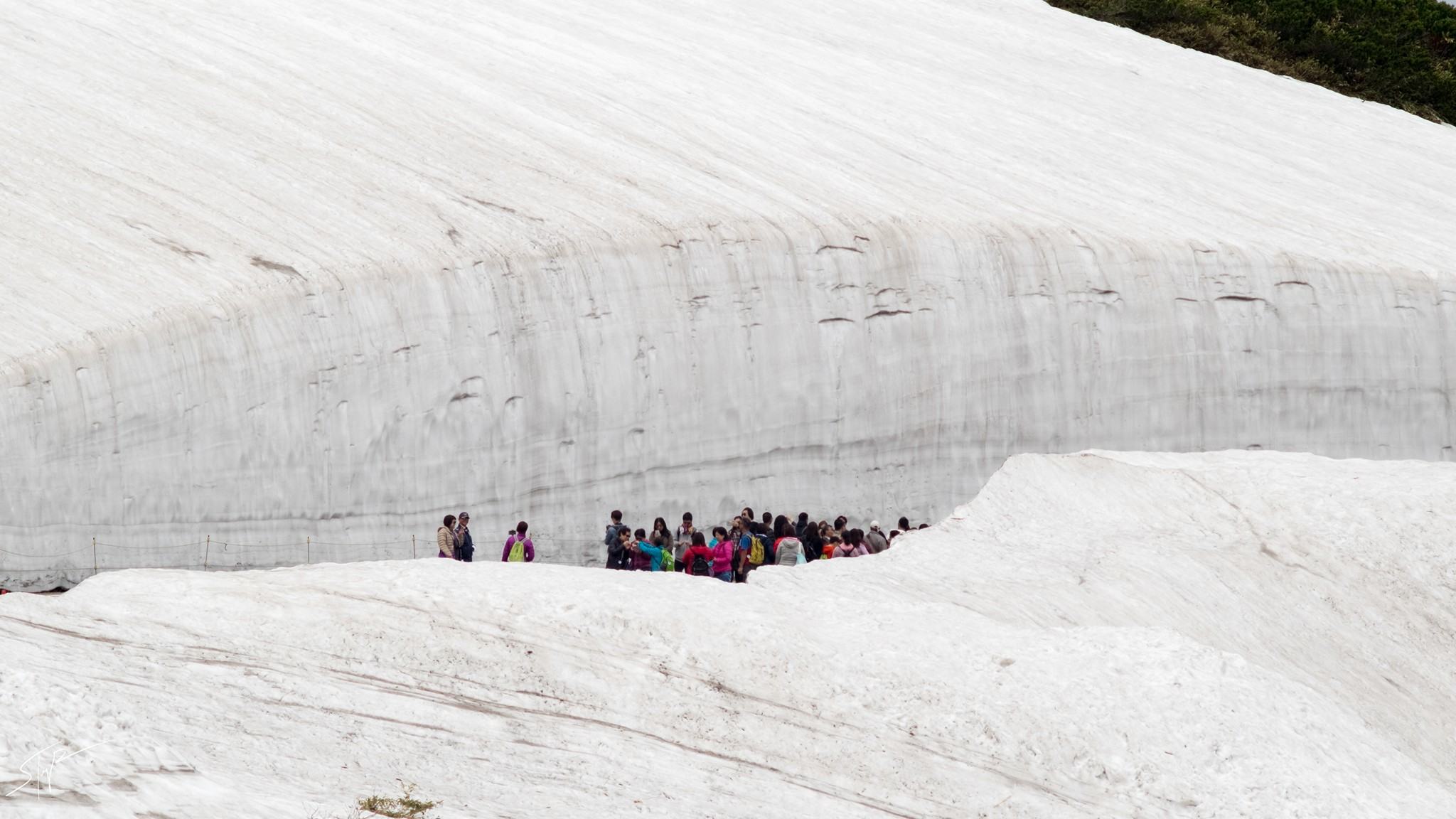 The most exceptional snow wall in Japan right here ^^