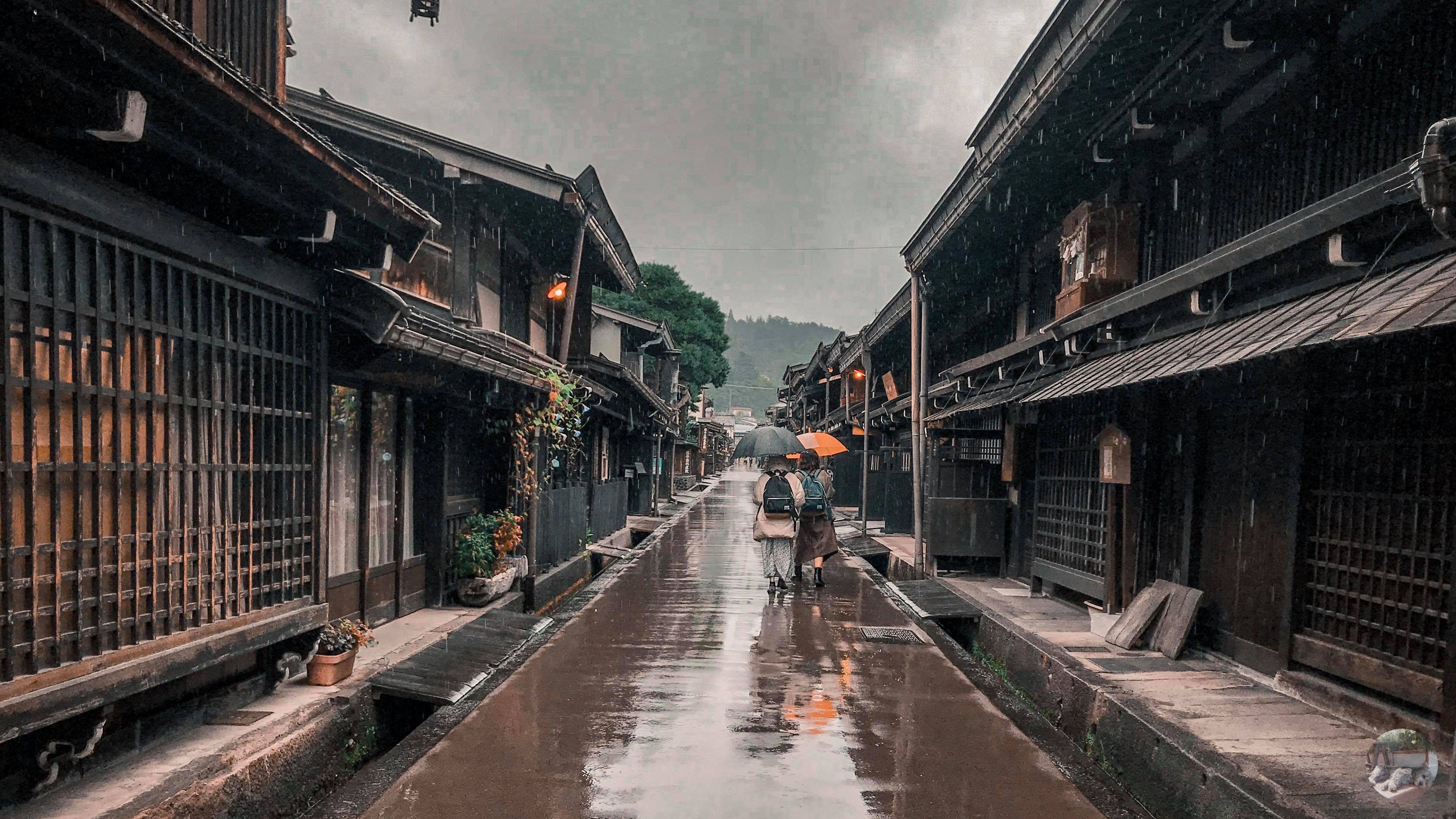 Takayama's old town - Lanes of tightly spaced wooden houses in traditional architecture, as if bringing us back to the old Japan: Rustic, nostalgic, and solemn