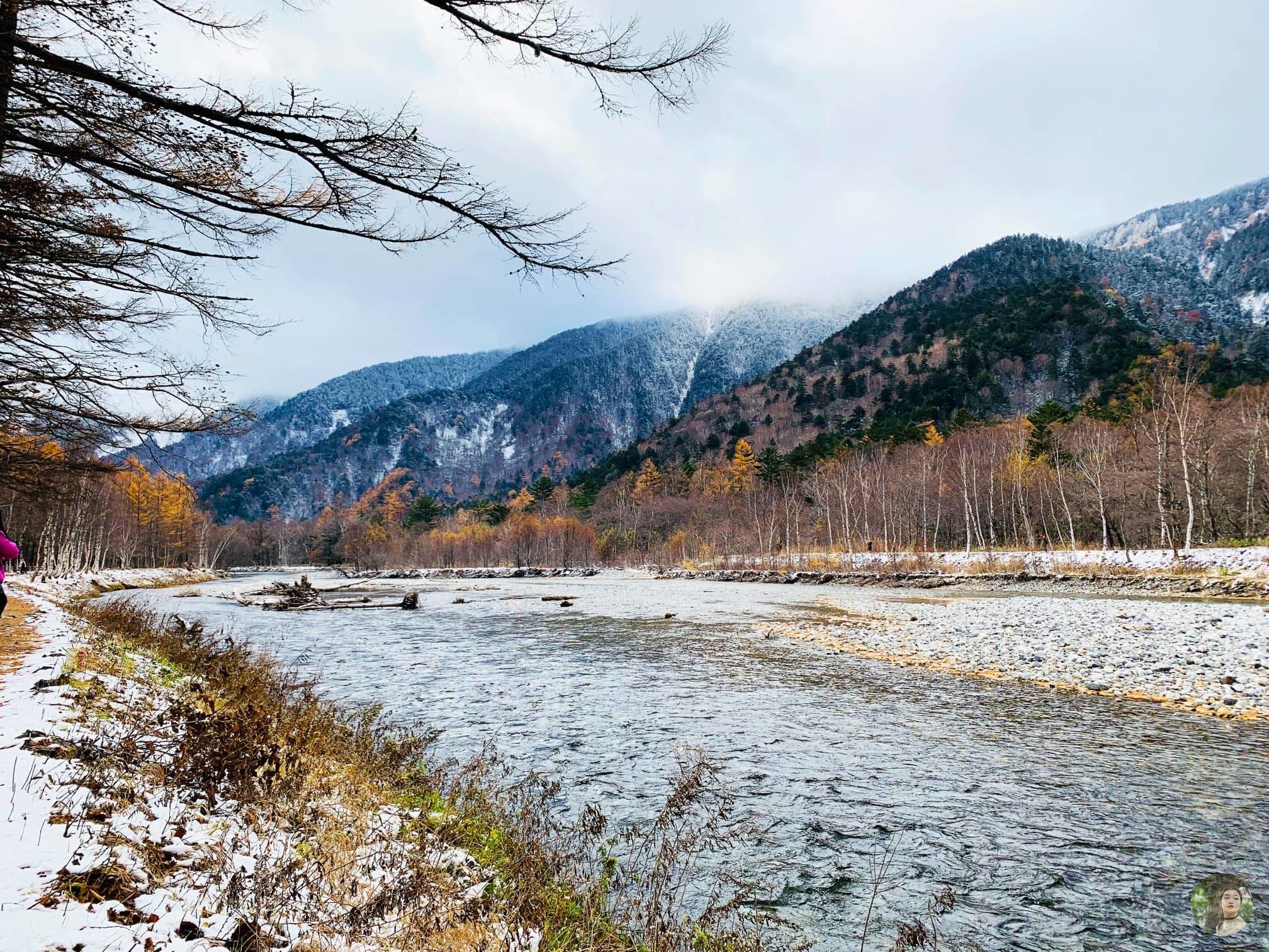 Looking from the riverside of the Azusa River, Mount Hodaka was spectacular and beautiful as an ancient Nordic painting