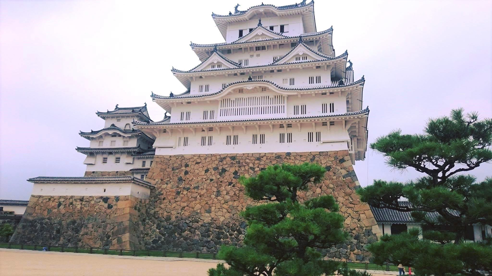 Không lộng lẫy nguy nga, Himeji mang một vẻ đẹp của màu thời gian