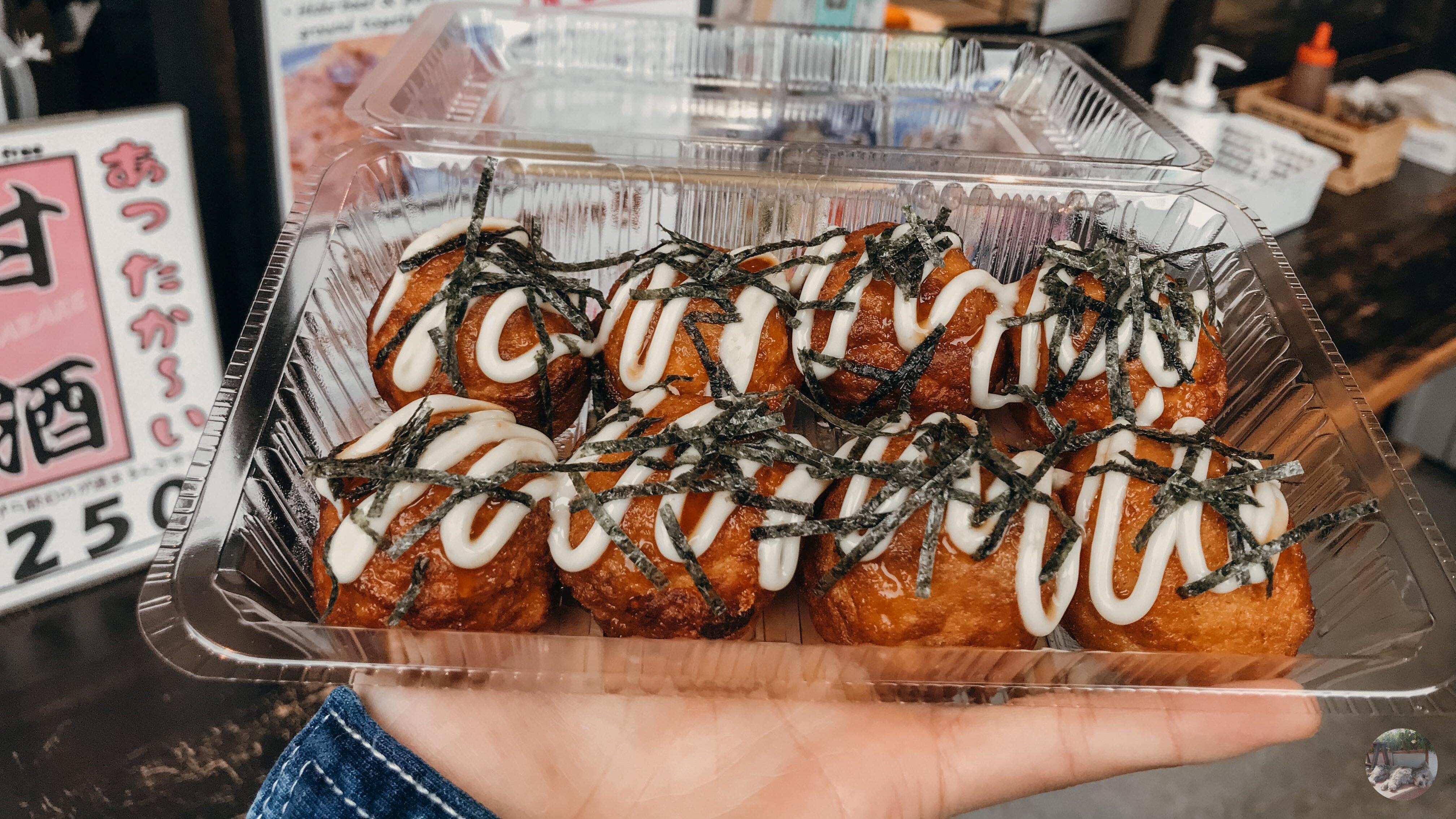 Set of 8 Takoyaki balls (950¥)