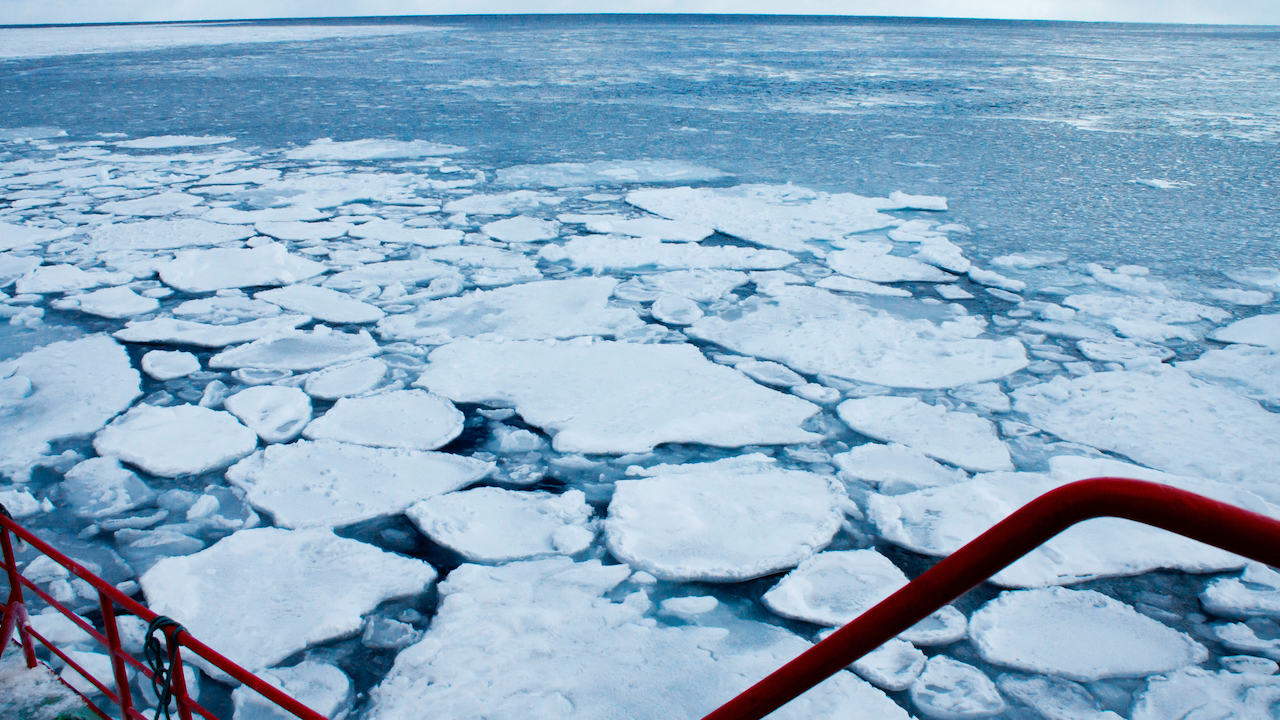 Enjoy floating icebergs in Monbetsu – Japan’s winter paradise for travelling