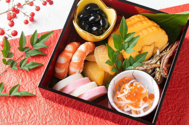 Một hộp cơm Osechi bao gồm rất nhiều nguyên liệu và vì vậy, nó được tin là sẽ đem lại rất nhiều may mắn!